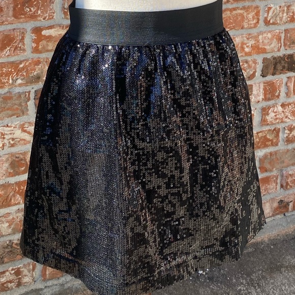 Romeo & Juliet Couture Dresses & Skirts - Romeo & Juliet Couture black fully sequined skater skirt/ M /Excellent condition